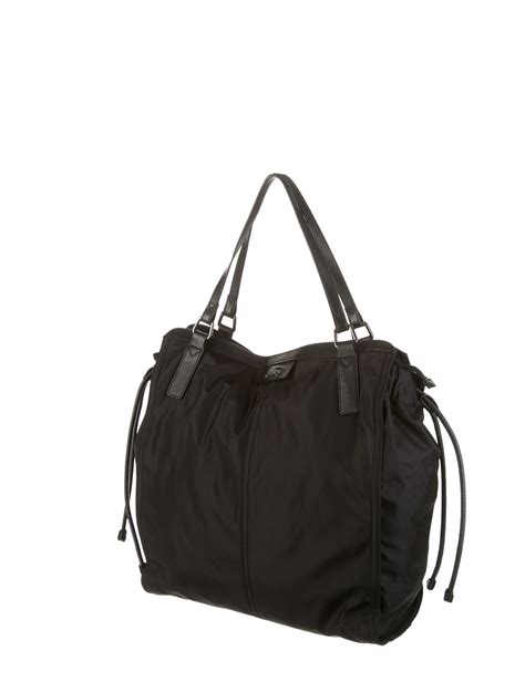 BURBERRY Nylon Buckleigh Packable Tote Black.